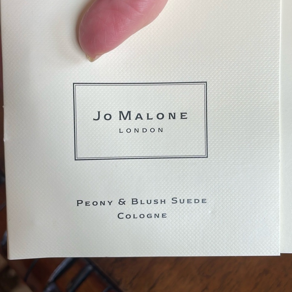 “JO MALONE” 8 Medium Sample Size Products, $100 La Mer Gift Cards, Jo M Gift Box - Picture 3 of 16